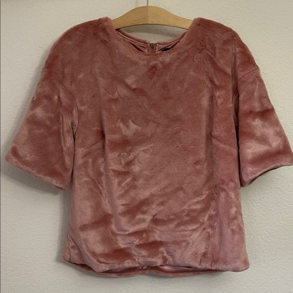 HM Faux Fur Short Sleeve Top Dusty Rose Pink Back Zip Blouse Womens Small